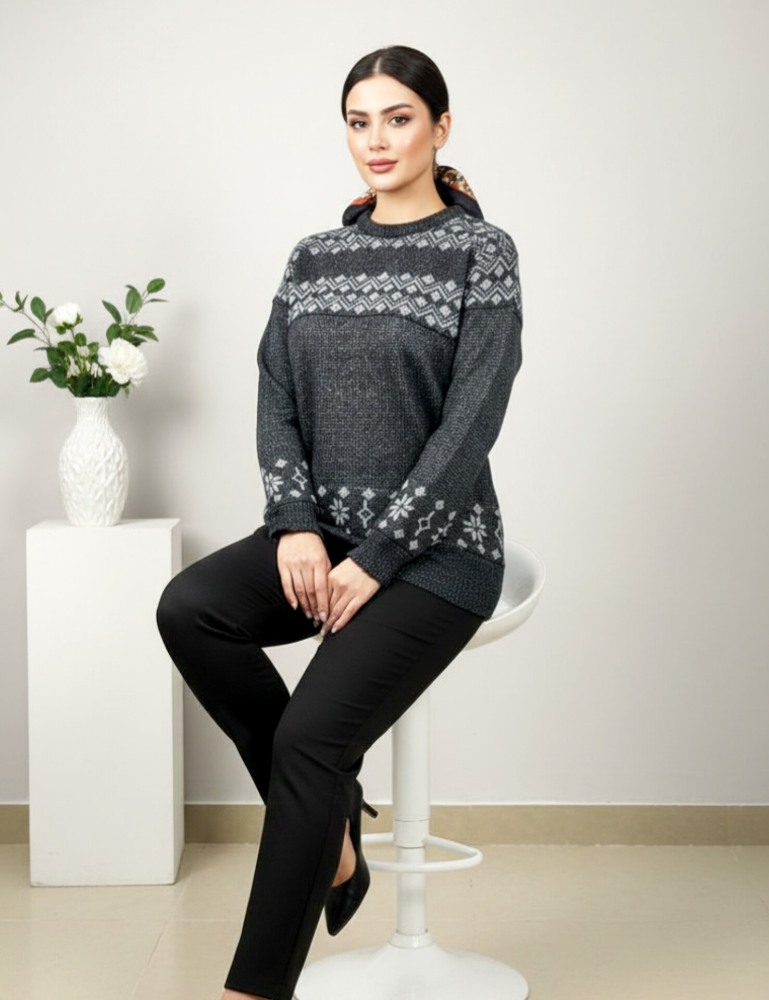 بلوز بافت یقه گرد بالا و پایین طرح لوزی و گل آستین بلند زنانه کد 0883