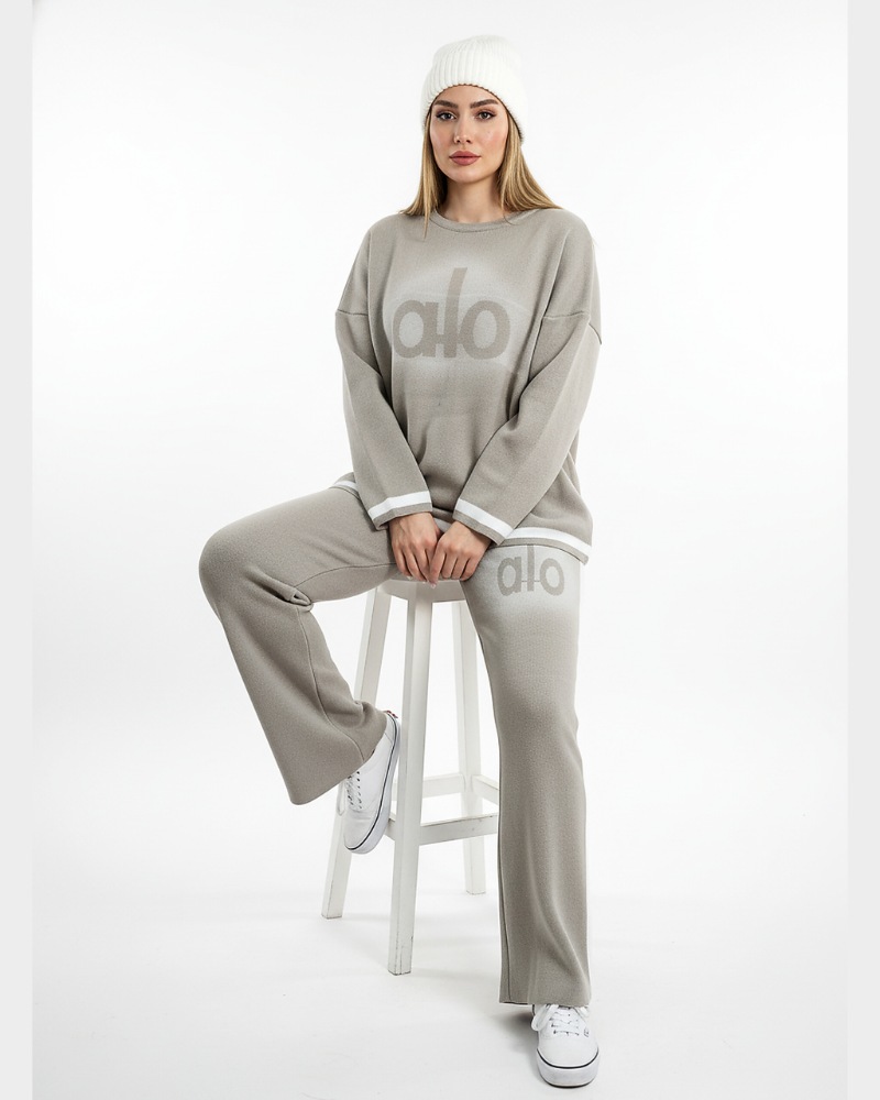 ست بافت لش بلوز شلوار چاپ الو alo پیستوله یقه گرد آستین بلند زنانه ۱۸۶۵