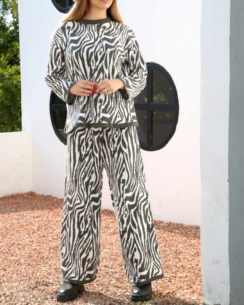 ست بافت زنانه بلوز شلوار مدل زبرا یقه گرد آستین بلند کد 1878