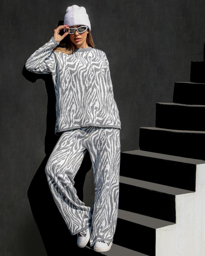 ست بافت زنانه بلوز شلوار مدل زبرا یقه گرد آستین بلند کد 1878