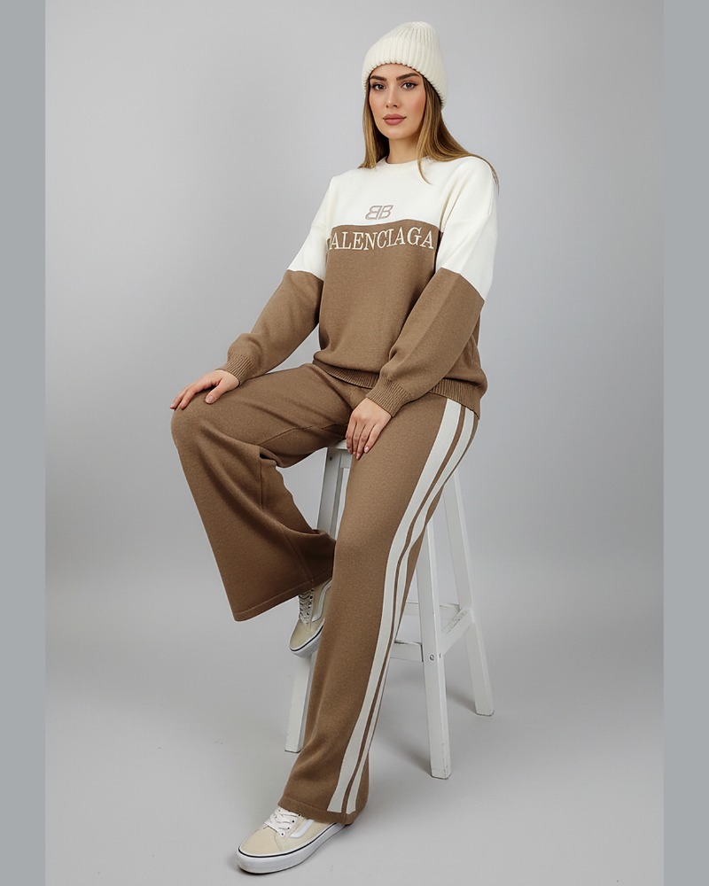 ست بافت بلوز شلوار دو رنگ گلدوزی نوشته بالنسیاگا یقه گرد آستین بلند زنانه کد1861