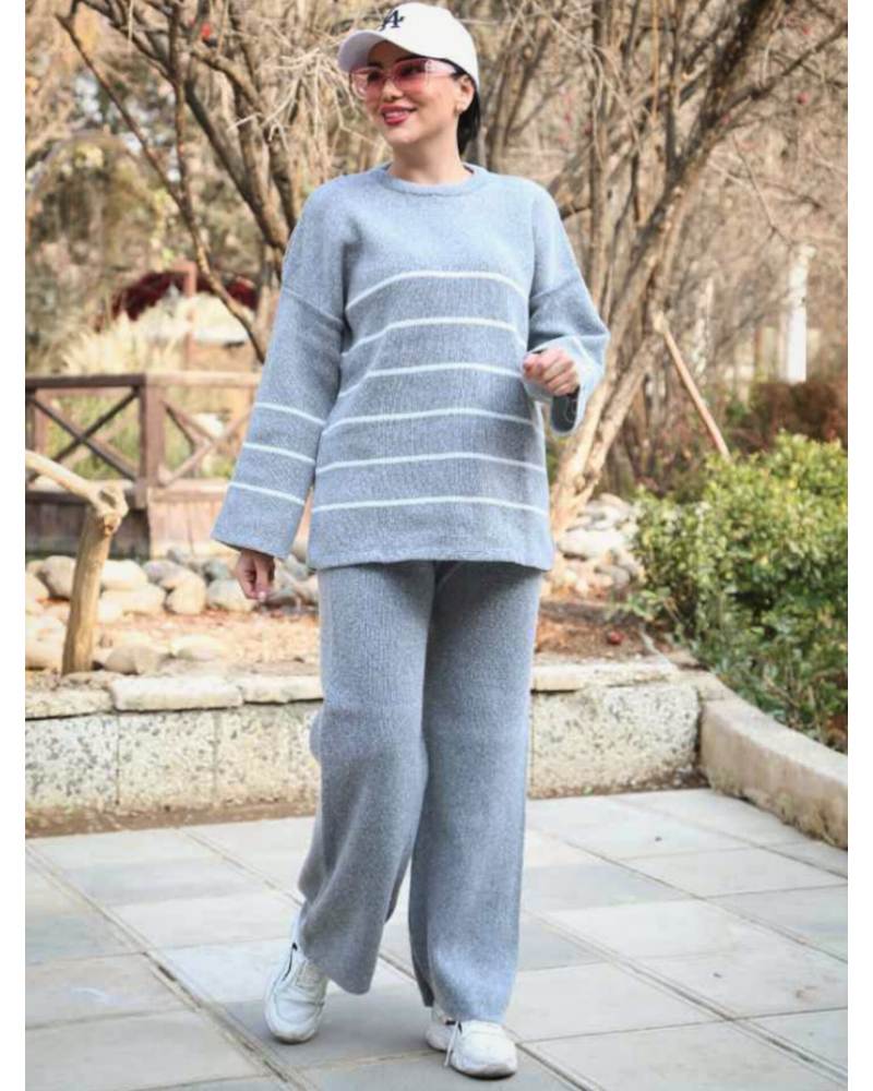 ست بافت راه راه ریز بلوز لش و شلوار ساده ریز بافت یقه گرد آستین بلند زنانه کد1784